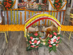 Palkhi Decoration with gerbera zendu ladi
